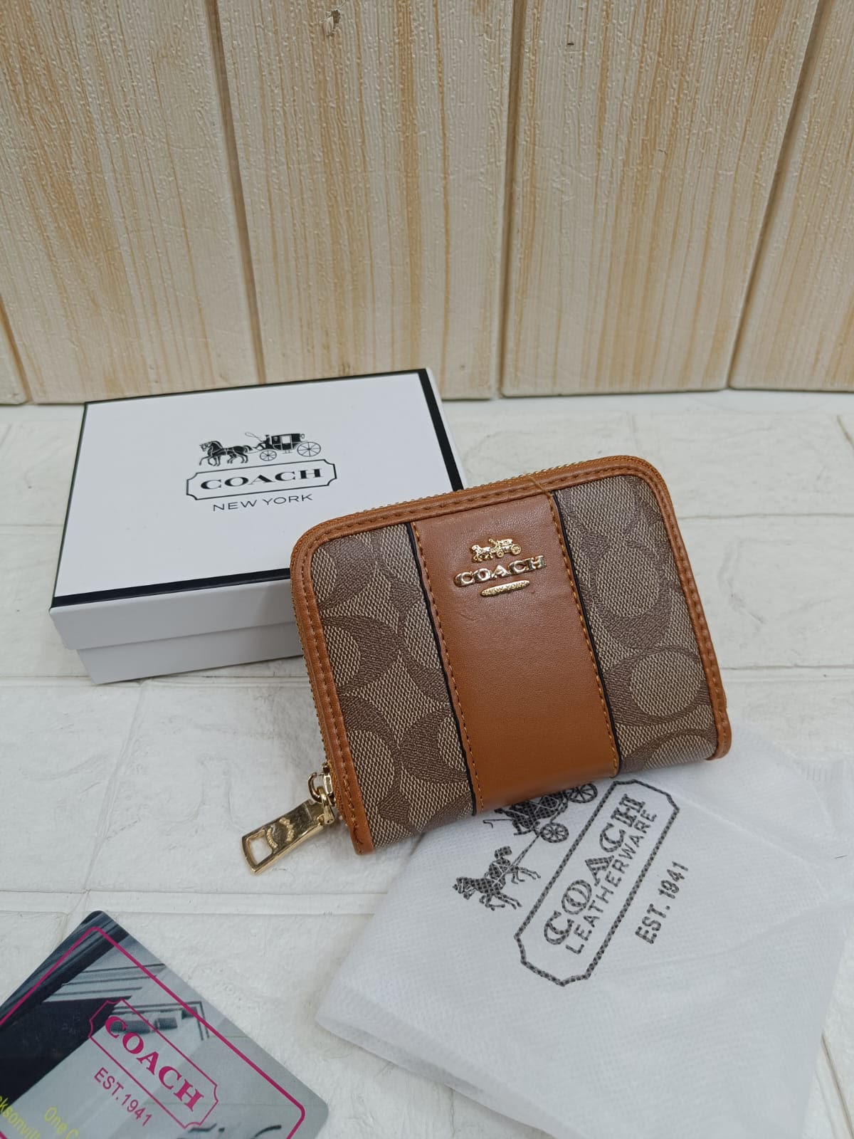 Coach Ladies Wallet - Image 4